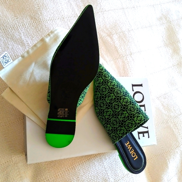 Nwb. Loewe anagram jaquard canvas + leather, pointed toe slide - Picture 2 of 5